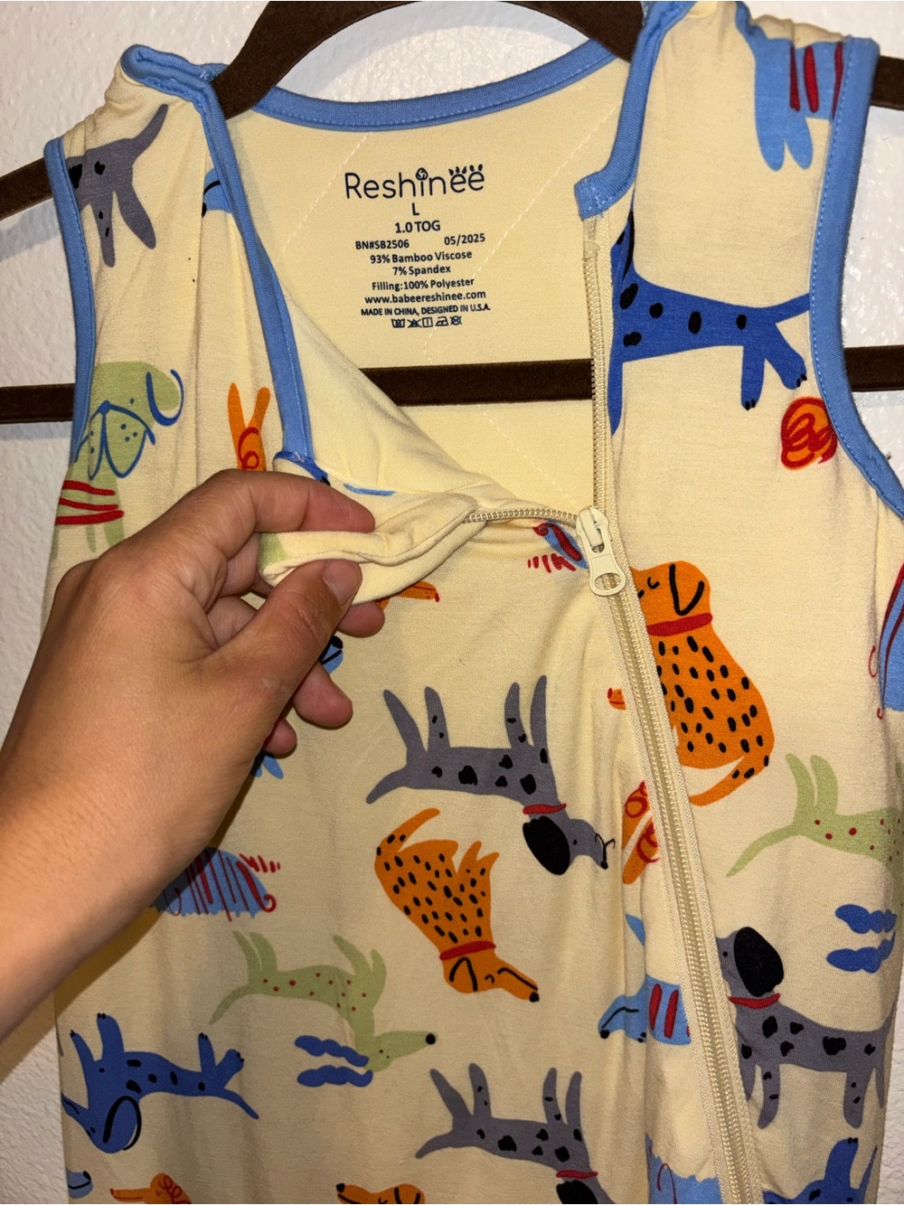 Reshinee Baby Sleep Sack in Cream with Colorful Dog Print NWOT - Picture 5 of 6